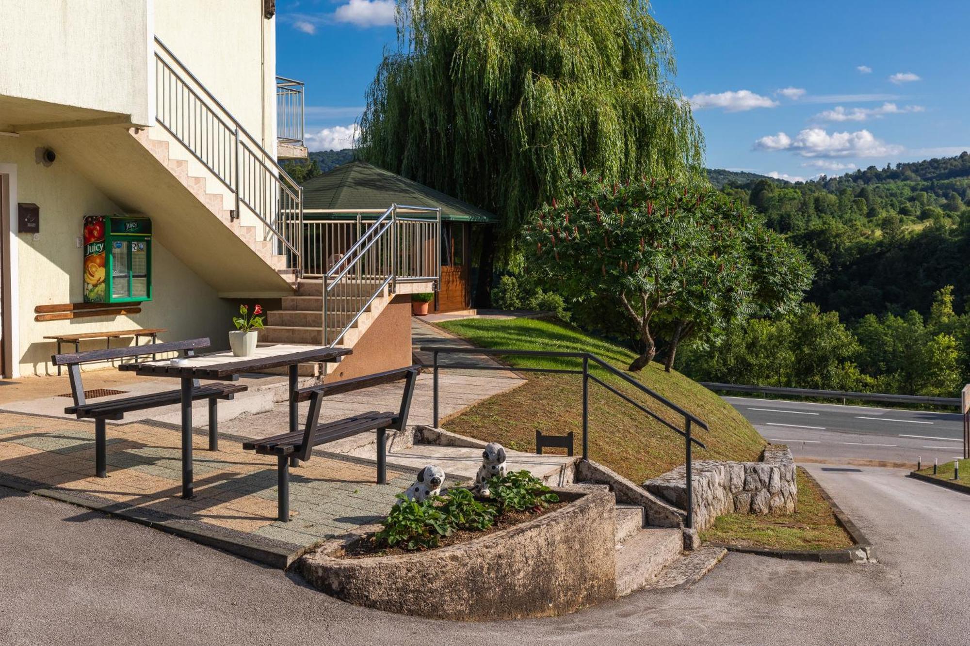 Apartments Lucija Slunj Exterior foto